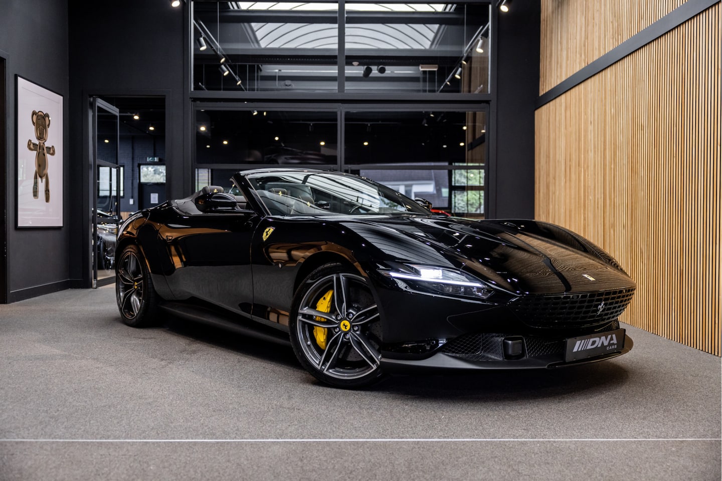 Ferrari Roma Spider - V8 Atelier Daytona Seats Roma Spider 3.9 V8 Carbon interior Shields - AutoWereld.nl