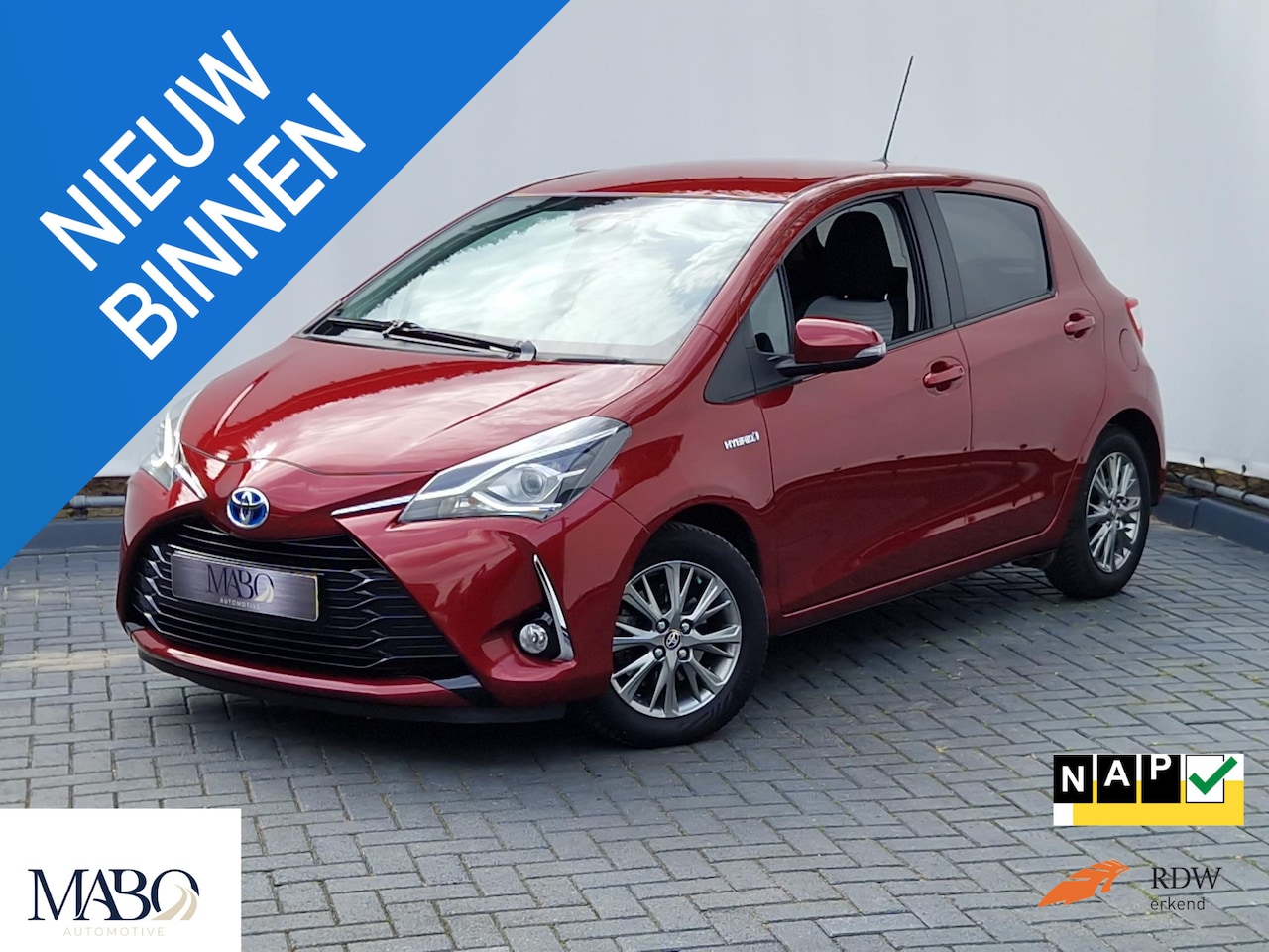 Toyota Yaris - 1.5 Hybrid Dynamic NL Auto | Dealer onderhouden | Camera | Navi | LM Velgen - AutoWereld.nl