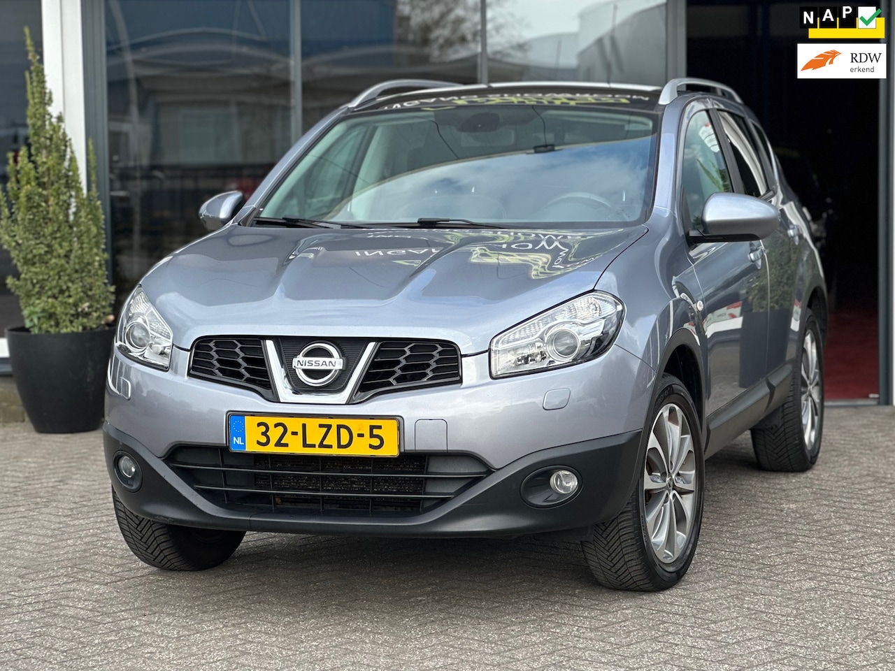 Nissan Qashqai - 2.0 Tekna / Pano / Stoelverwarming / Leder - AutoWereld.nl