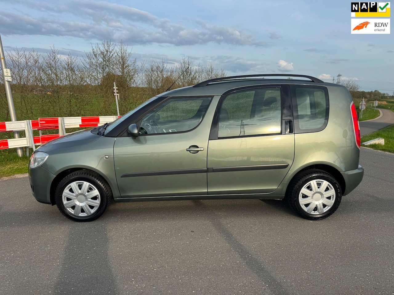 Skoda Roomster - 1.4-16V Style 1.4-16V Style - AutoWereld.nl