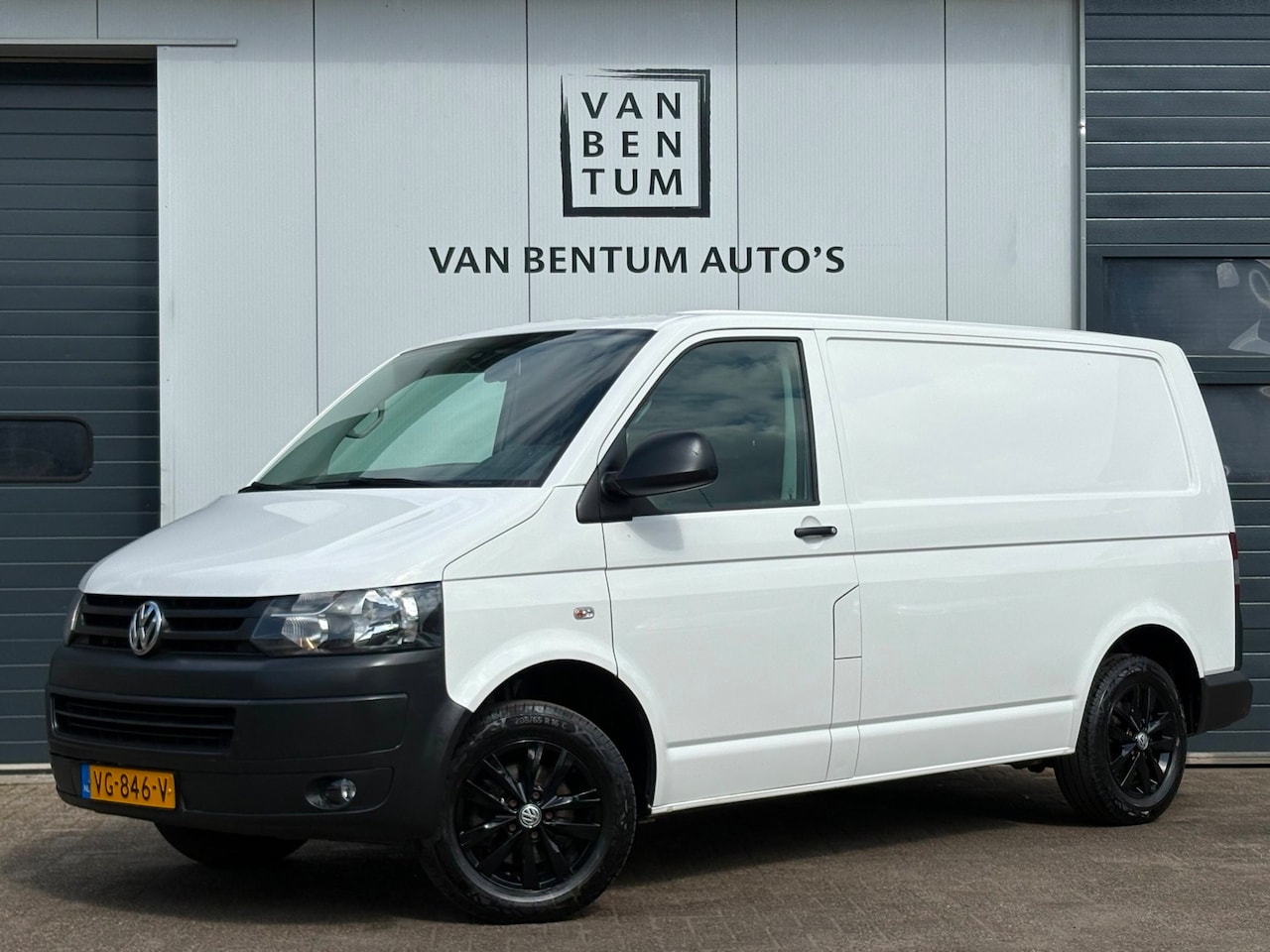 Volkswagen Transporter - 2.0TDI 140pk Autom. L1H1 Airco Cruise Trekhaak - AutoWereld.nl
