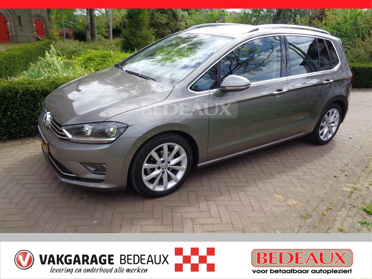 Volkswagen Golf Sportsvan - 1.2 TSI 110PK DSG Highline Executive bij Vakgarage® met 12 maanden BOVAG garantie - AutoWereld.nl