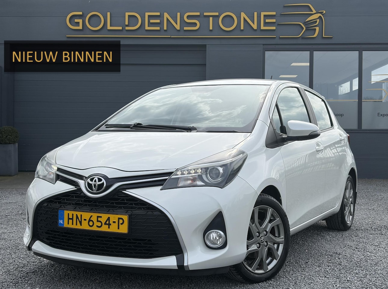 Toyota Yaris - 1.3 VVT-i Dynamic 1e Eigenaar,Navi,Camera,Trekhaak,6 Bak,Clima,Cruise,Lm velgen,100pk,N.A. - AutoWereld.nl