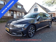 Volkswagen Passat Variant - 1.4 TSI PHEV GTE Business / STUUR+STOELVERWARMING / ACC / CARPLAY / CAMERA