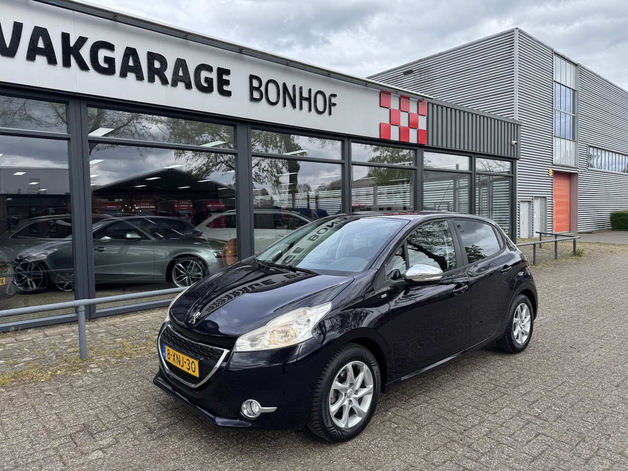 Peugeot 208 - 1.2 VTi Style CRUISE-AIRCO-TREKHAAK - AutoWereld.nl
