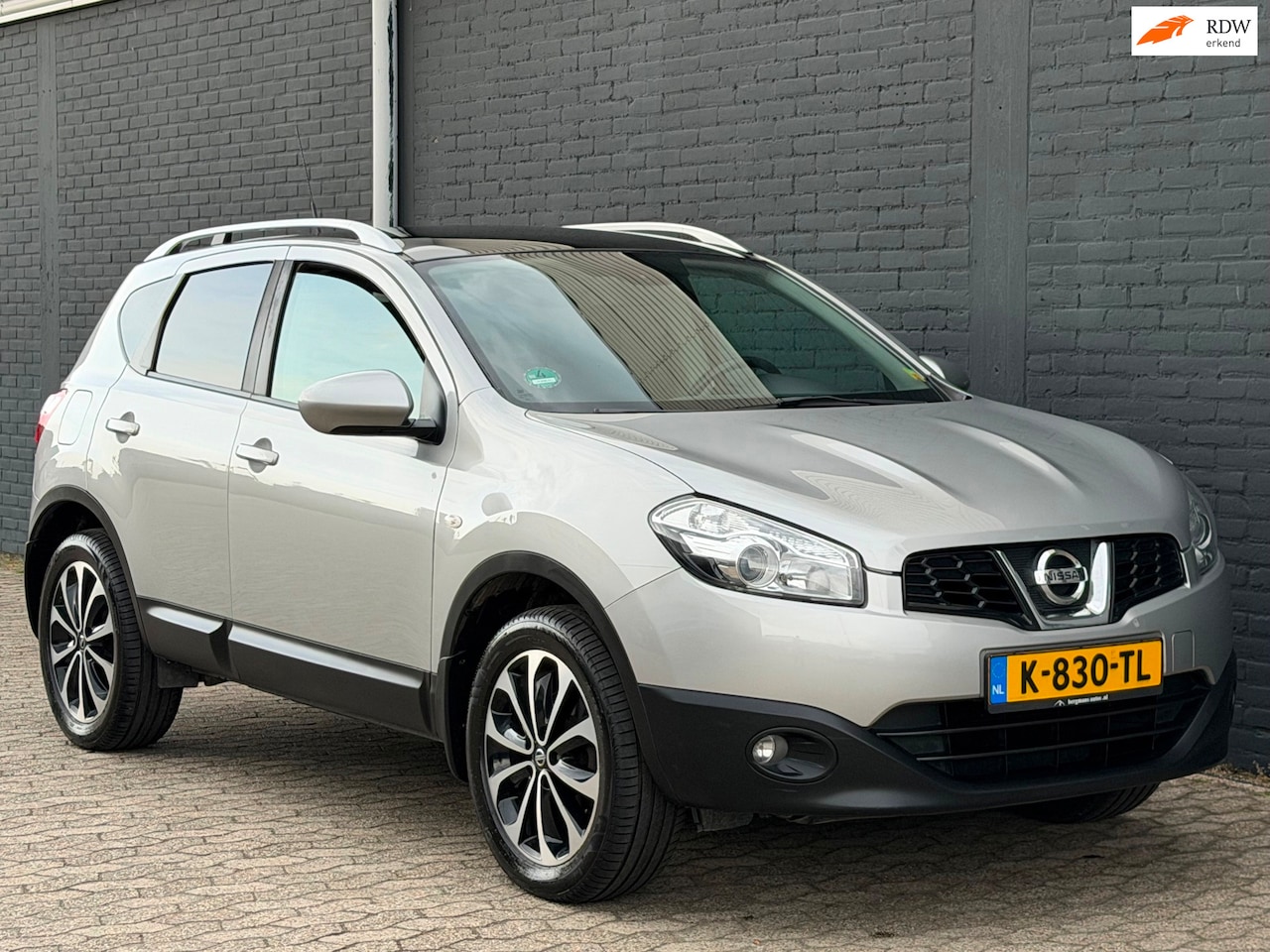 Nissan Qashqai - 1.6 Connect Edition NAVI CLIMA PANO TREKHAAK - AutoWereld.nl