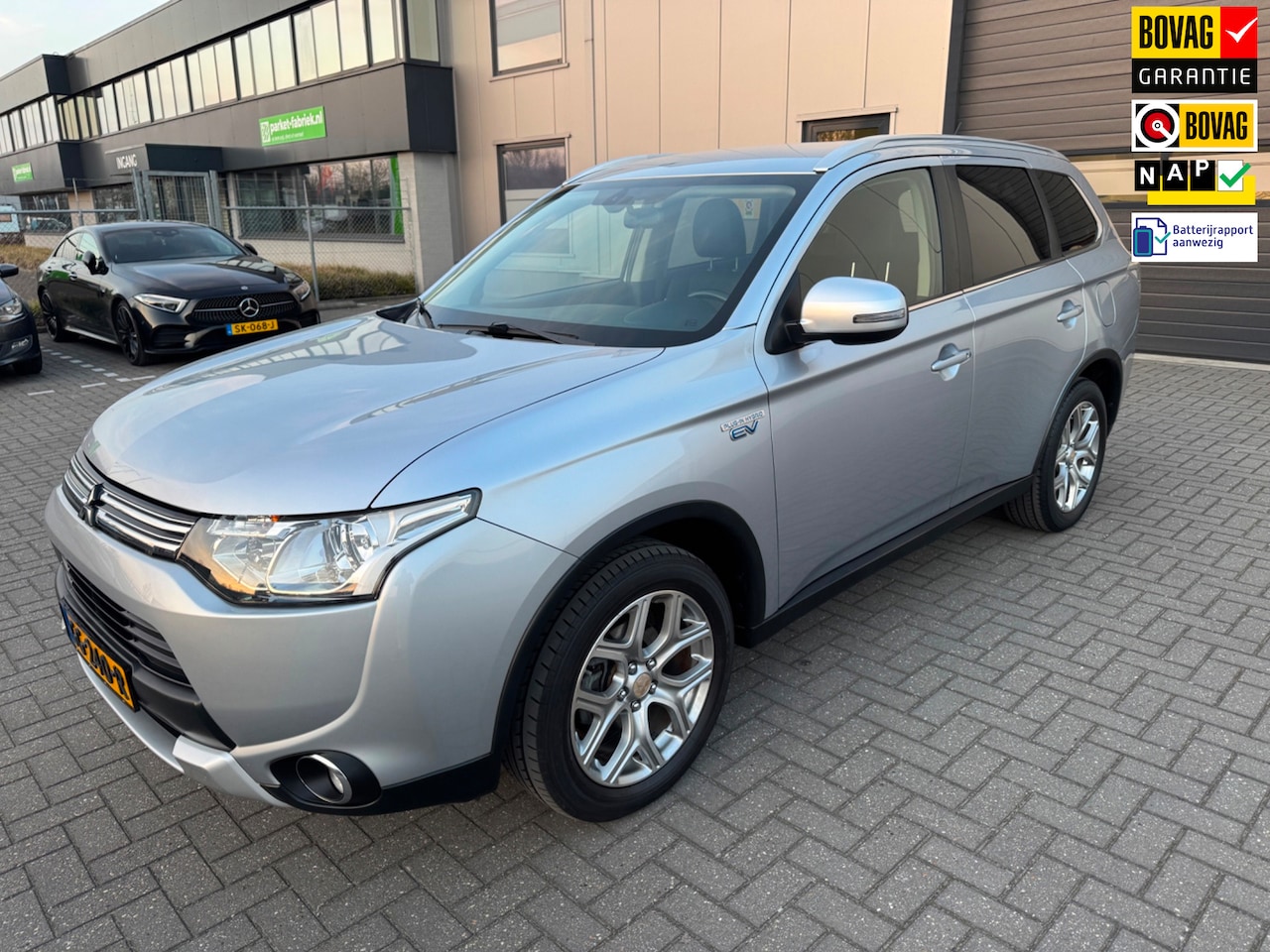 Mitsubishi Outlander - 2.0 PHEV Business Edition X-Line 2.0 PHEV Business Edition X-Line - AutoWereld.nl