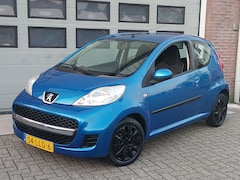 Peugeot 107 - 1.0-12V XS 2010