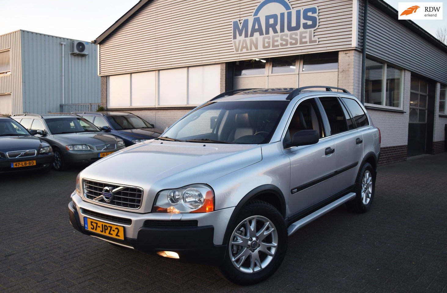 Volvo XC90 - 2.5 T AWD Carplay & Xenon 210 pk - AutoWereld.nl