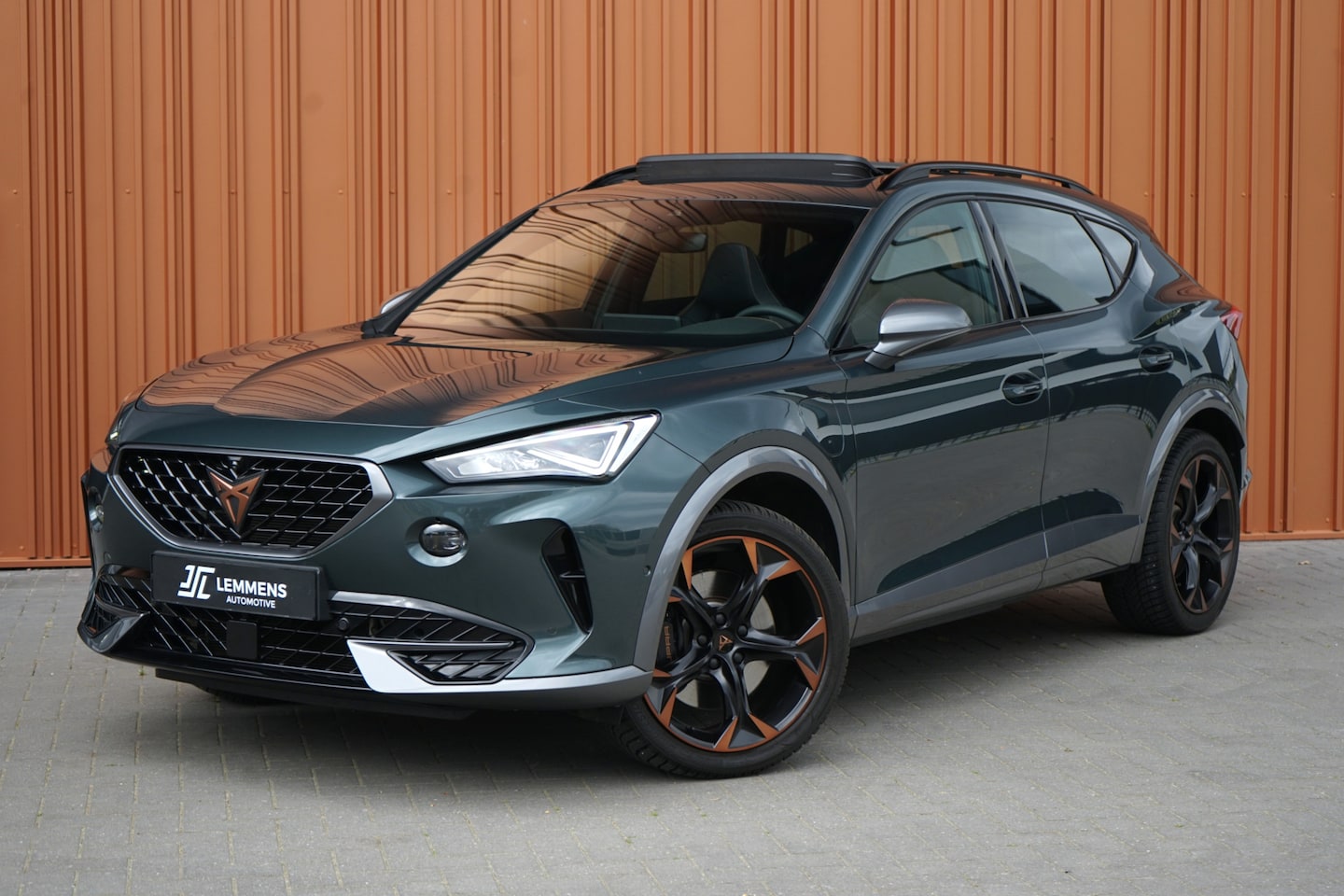 CUPRA Formentor - 1.4 e-Hybrid VZ Chopper Panodak S-Stoelen Memory Leder ACC 19" Camera DAB Carplay - AutoWereld.nl