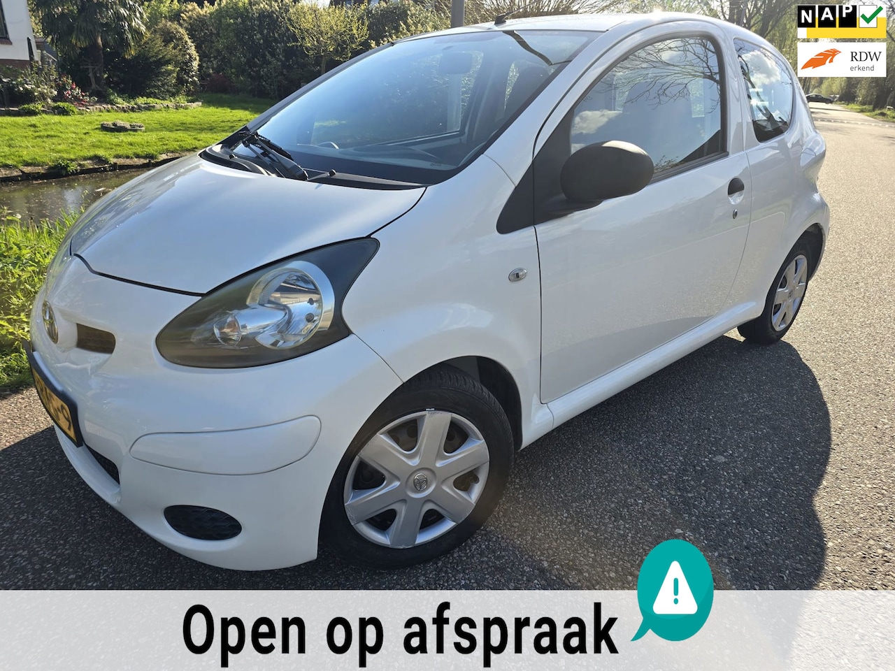 Toyota Aygo - 1.0-12V Cool/Airco/APK 05-2027 - AutoWereld.nl