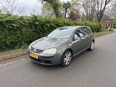 Volkswagen Golf - 1.6 FSI Trendline