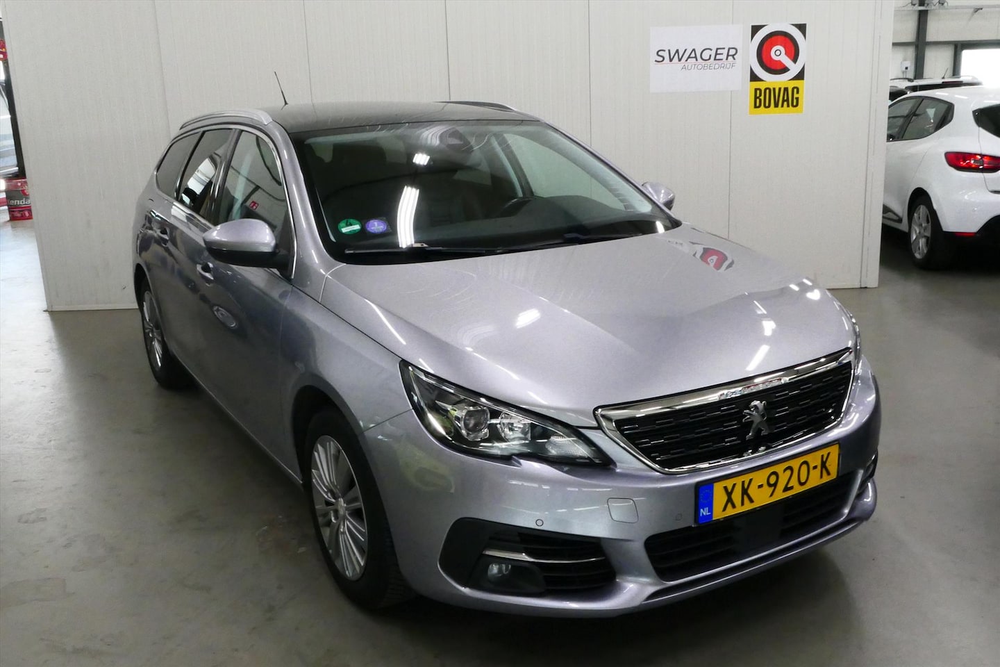 Peugeot 308 - 1.2 PureTech 130pk Automaat EAT6 Blue Lease Premium - AutoWereld.nl