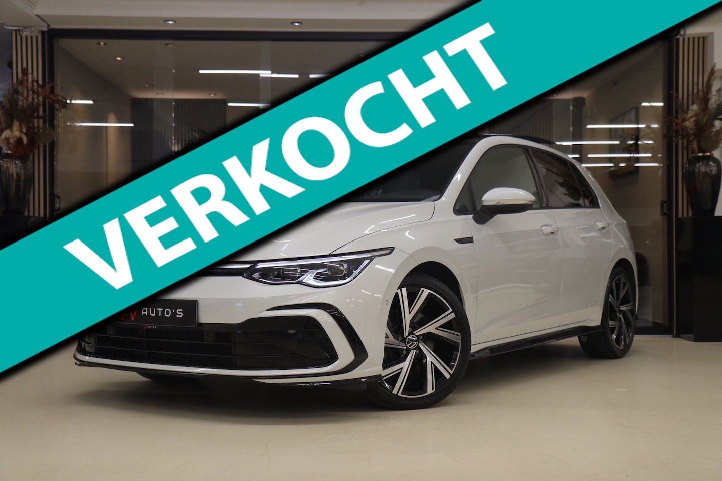 Volkswagen Golf - 1.5 eTSI R-Line 3XR-LINE /PANO/H&K/CAM/CARPLAY/BOMVOL - AutoWereld.nl