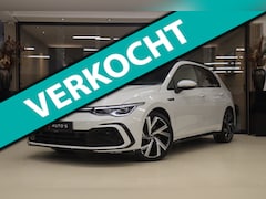 Volkswagen Golf - 1.5 eTSI R-Line 3XR-LINE /PANO/H&K/CAM/CARPLAY/BOMVOL