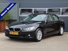 BMW 3-serie - 320i High Executive NL Auto | 2e Eigenaar | Keyless | Navi | Leder | Airco | Cruise | Blue