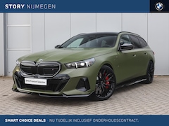 BMW 5-serie Touring - 530e M Sport Automaat / Trekhaak / Panoramadak / Comfort Access / M Sportonderstel / Adapt