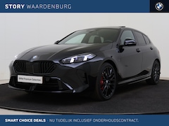 BMW 1-serie - 120 M Sport Automaat / Panoramadak / Trekhaak / Sportstoelen / Achteruitrijcamera / M Adap