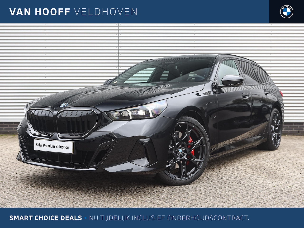 BMW 5-serie Touring - 550e xDrive M Sport Automaat / Panoramadak / Bowers & Wilkins / M Multifunctionele Stoelen - AutoWereld.nl