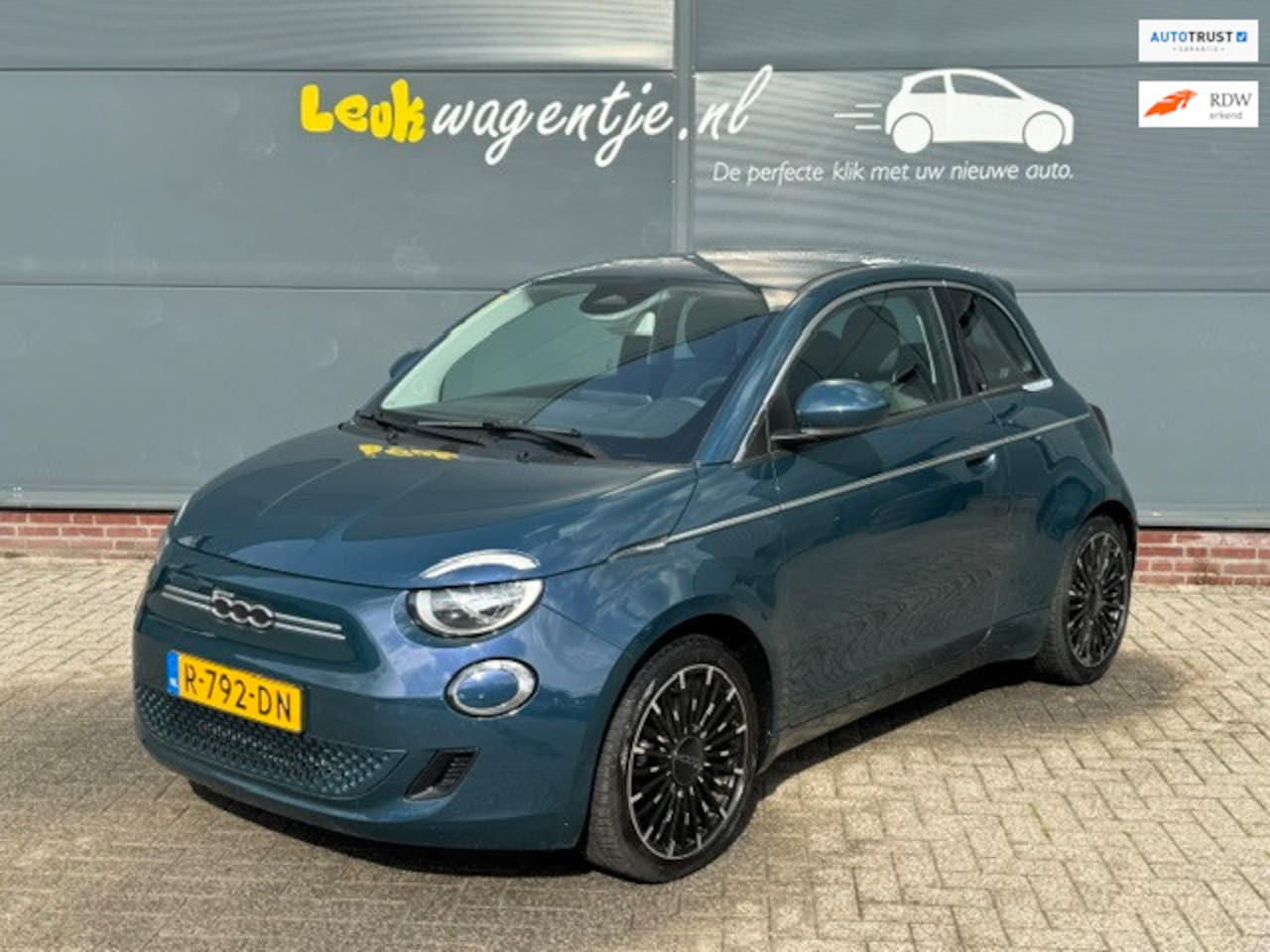 Fiat 500e - Icon 42 kWh *camera *stoelverw. *chroompack *17” - AutoWereld.nl