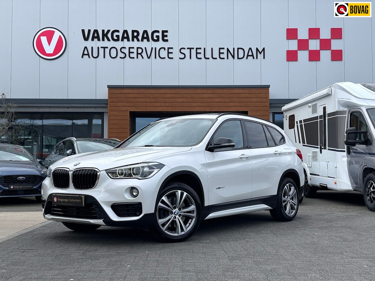 BMW X1 - SDrive20i Centennial High Executive|Panodak|Afn Trekhaak|Camera|Leder|250pk|Head-Up - AutoWereld.nl