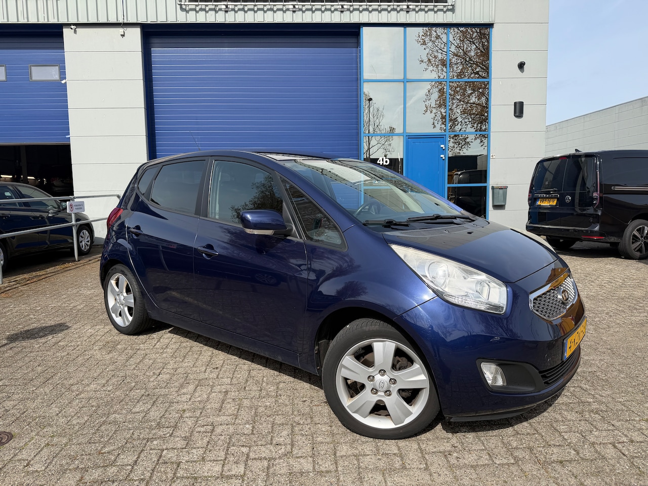 Kia Venga - 1.6 CVVT X-ecutive - AutoWereld.nl