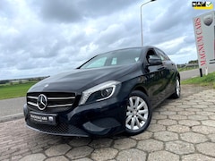 Mercedes-Benz A-klasse - 180 NAP 5D LEDER XENON TREKHAAK NW APK NAVI SCHERM