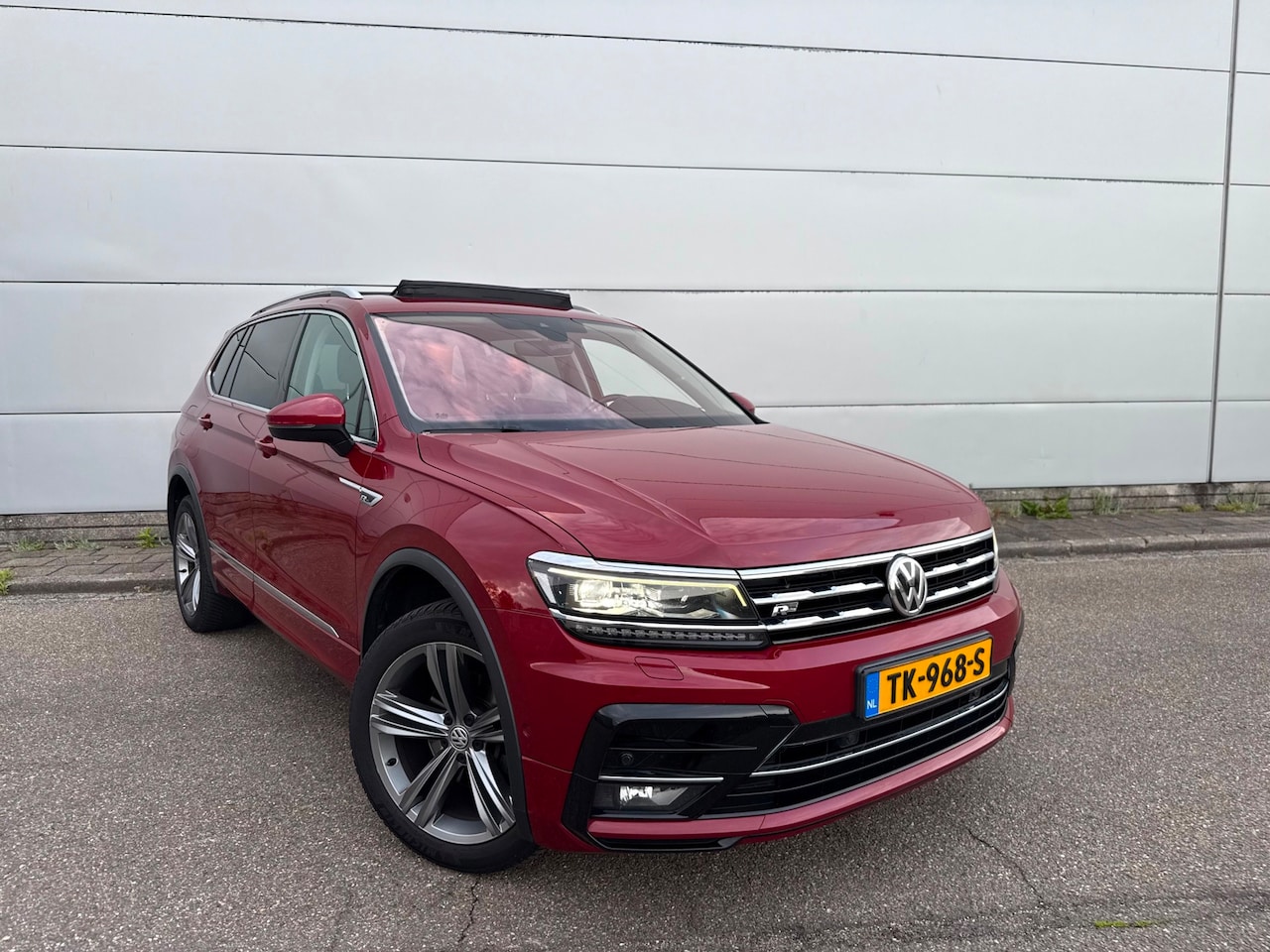 Volkswagen Tiguan Allspace - 1.4 TSI R-LINE 7P (bj 2018) DSG|BTW|PANO|XENON|VOL! - AutoWereld.nl