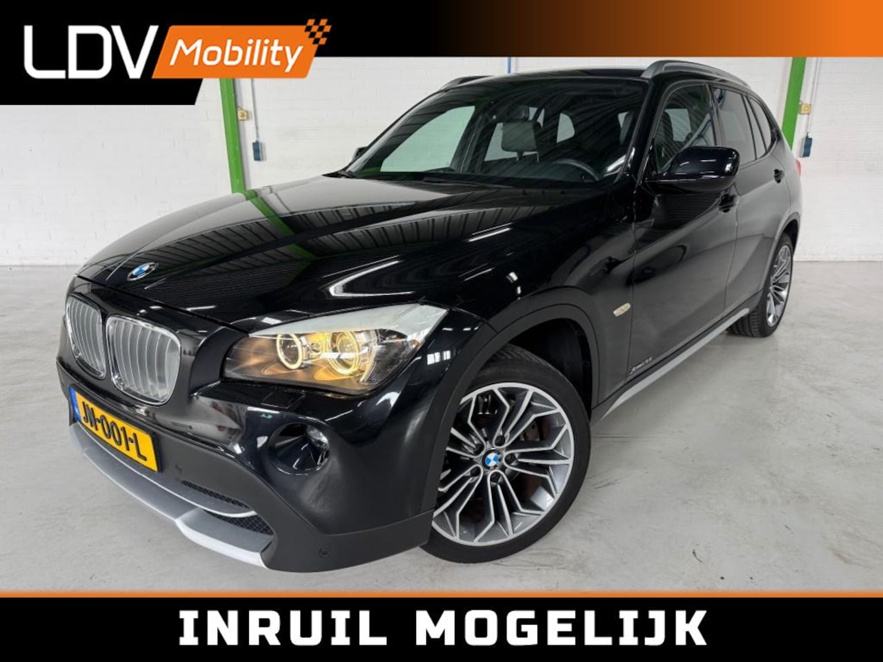 BMW X1 - XDRIVE28I EXECUTIVE / 6-cilinder / Camera / Afneembare trekhaak / 18 inch / Automaat / Boe - AutoWereld.nl