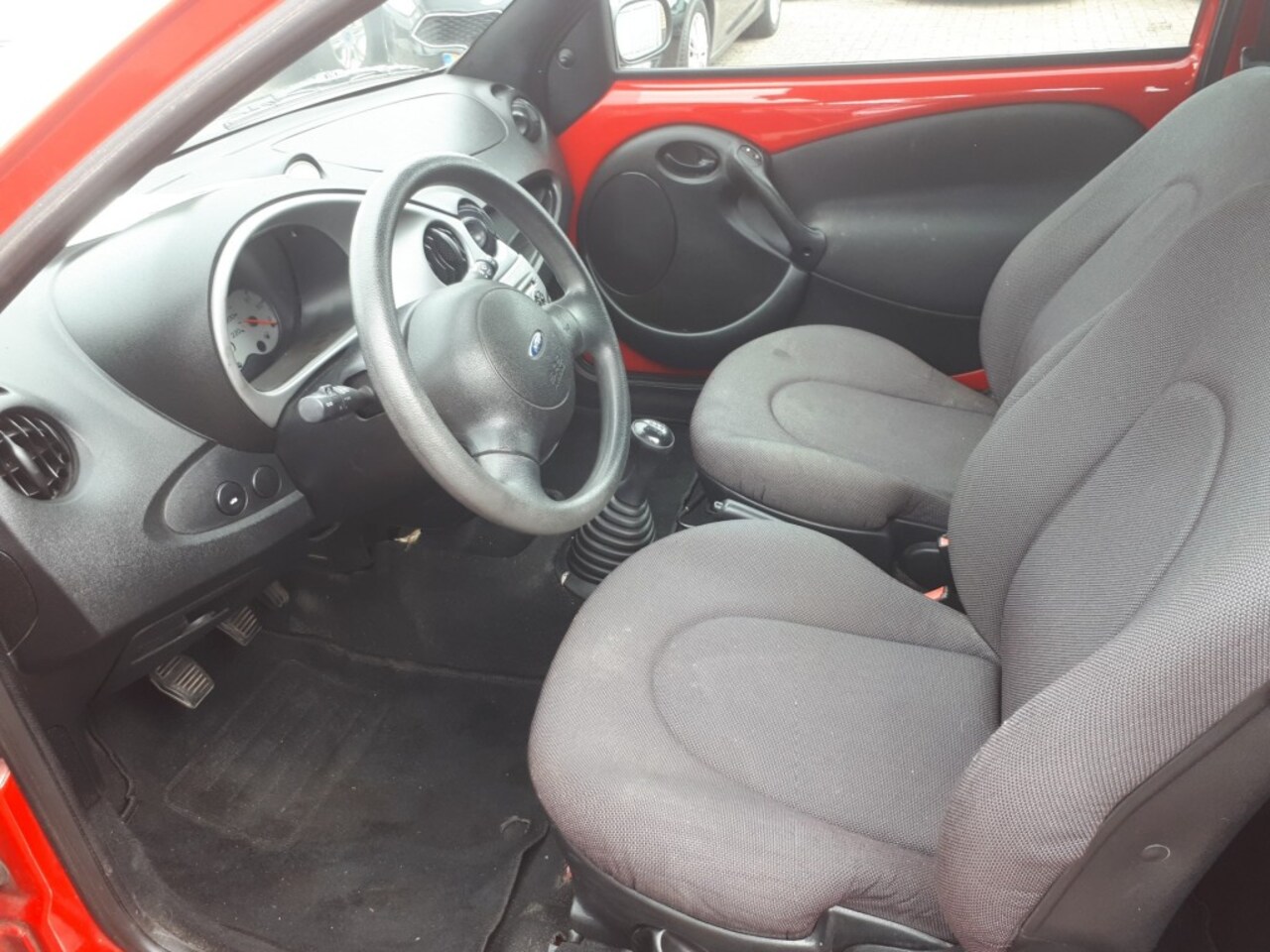Ford Ka - 1.3 Cool en Sound RADIO CD/AIRCO/ELEC.RAMEN/1E EIGENAAR