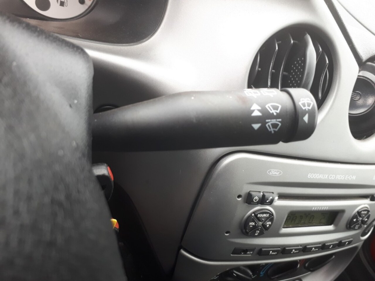 Ford Ka - 1.3 Cool en Sound RADIO CD/AIRCO/ELEC.RAMEN/1E EIGENAAR