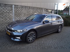 BMW 3-serie Touring - 320i High Executive Sport Line Autom Panodak Leder Sportst Stoelverw Navi Camera Clima 2x
