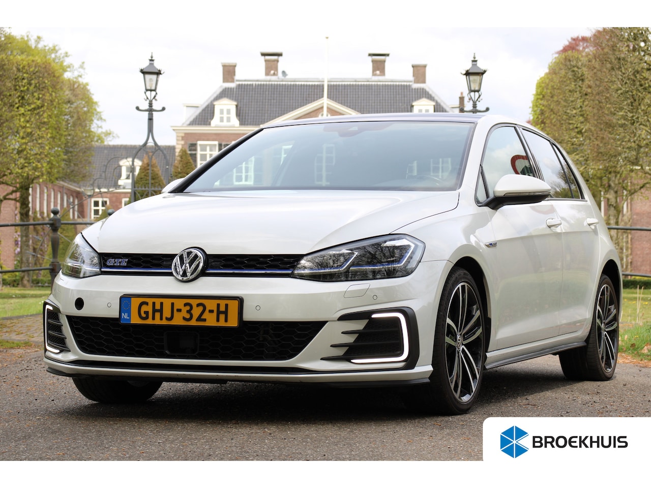 Volkswagen Golf - 1.4 TSI PHEV GTE | Achteruitrijcamera | Airco (automatisch) | Bluetooth telefoonvoorbereid - AutoWereld.nl