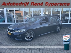 BMW 3-serie Touring - 318i Business Edition | M Pakket | Sfeerverlichting | Apple Carplay | Parkeercamera
