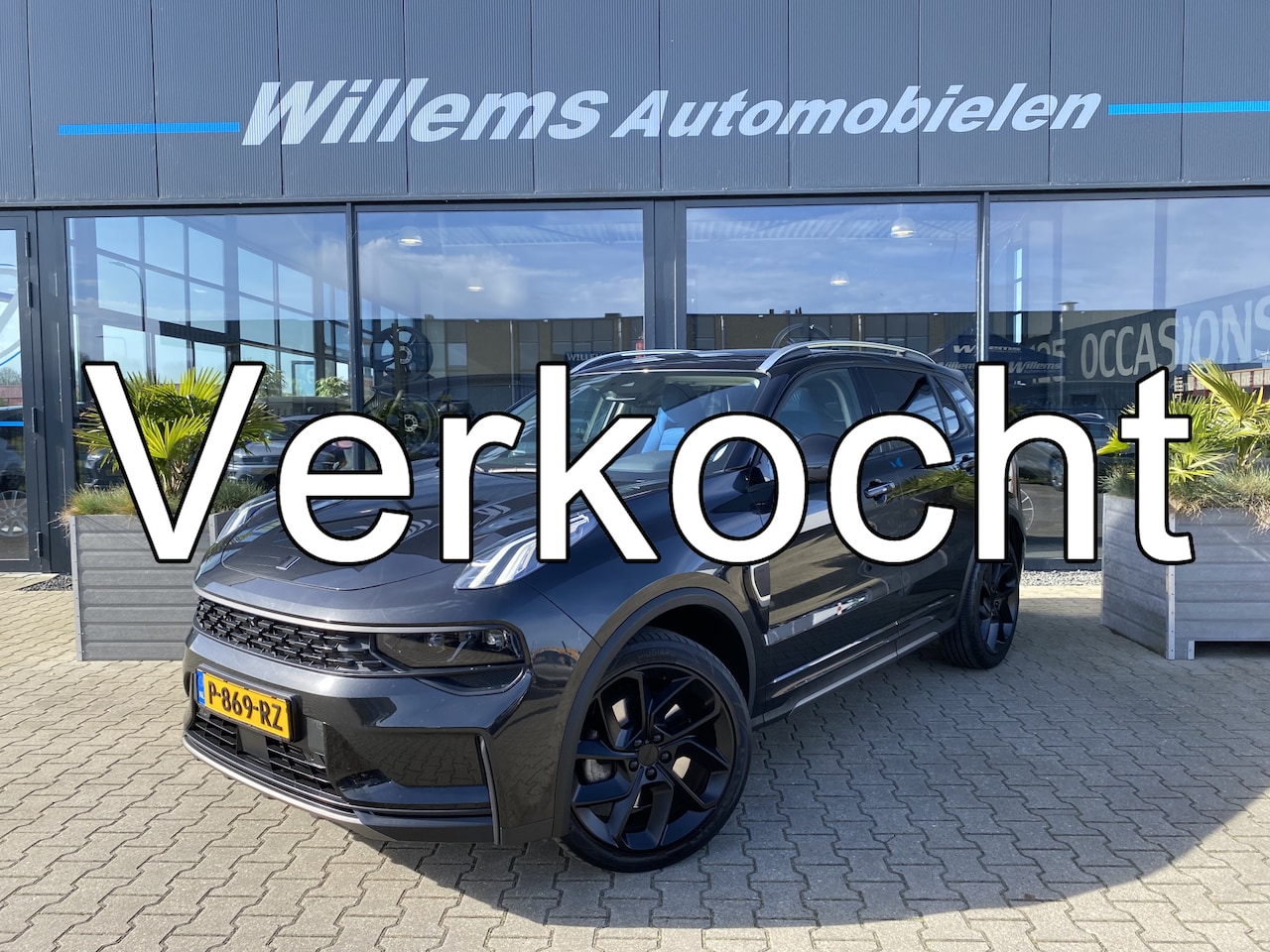 Lynk & Co 01 - 1.5 Black Edition Panorama dak, 360' Camera & Trekhaak - AutoWereld.nl