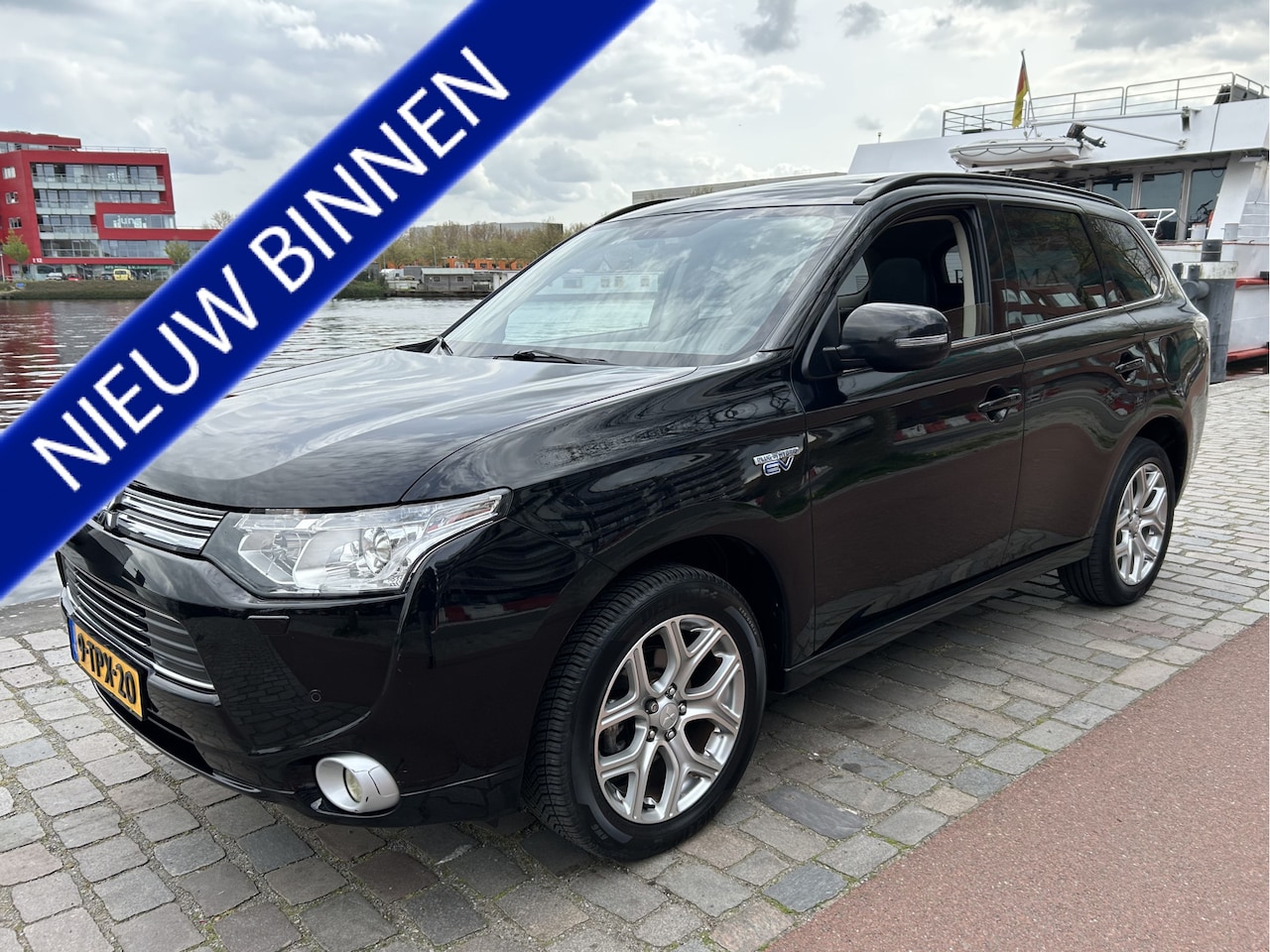 Mitsubishi Outlander - 2.0 PHEV instyle 4WD Leder Navi Xenon Camera - AutoWereld.nl