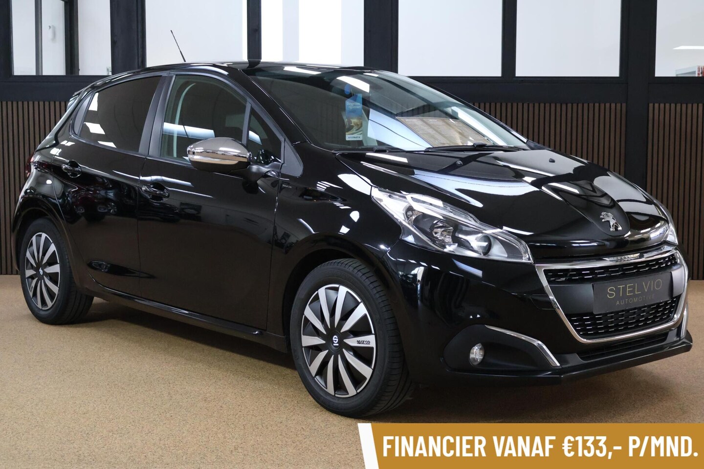 Peugeot 208 - 1.2 Signature (2019) Zeer compleet uitgerust! - AutoWereld.nl