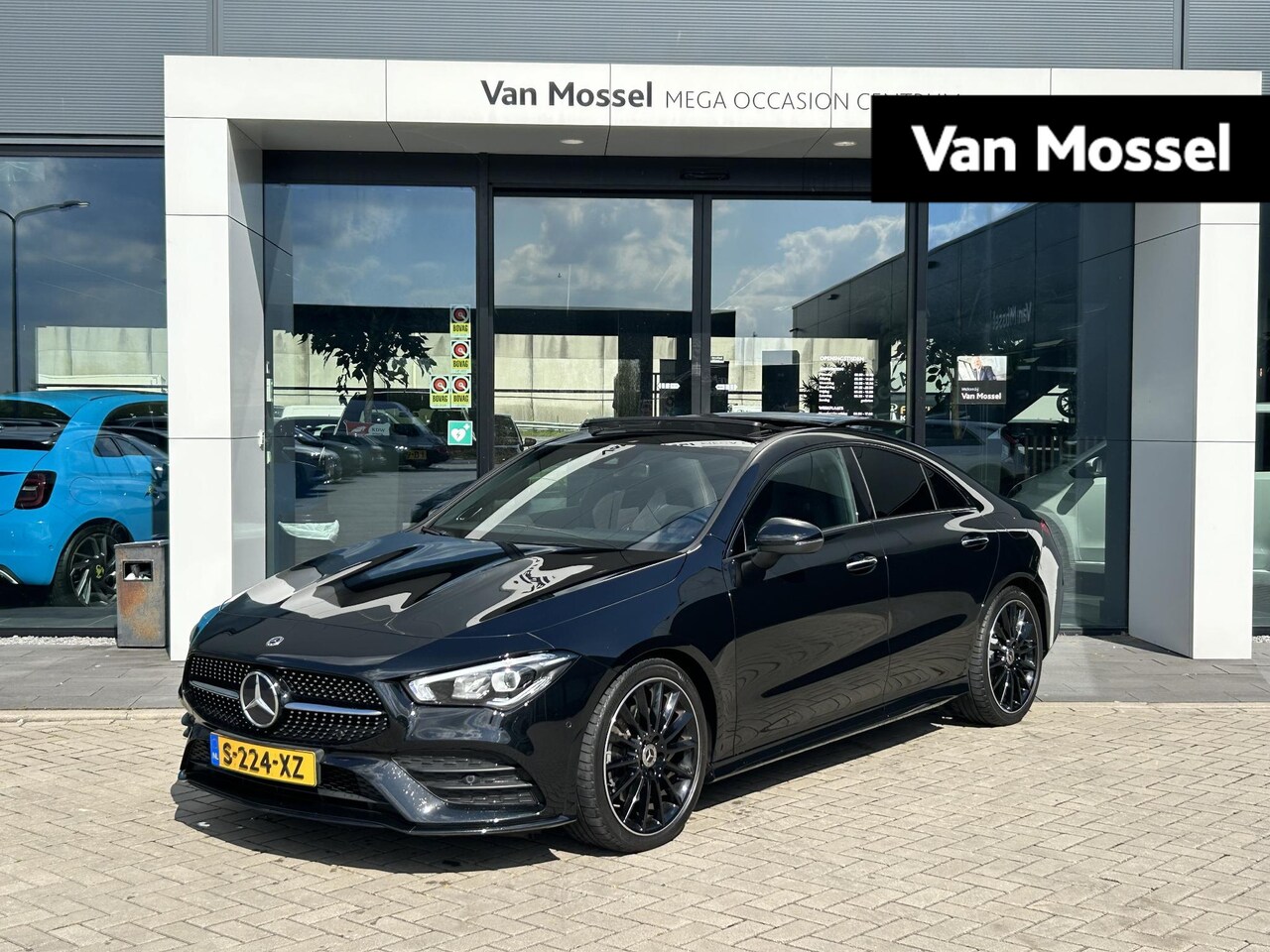 Mercedes-Benz CLA-Klasse - 200 AMG Line | Panoramadak | Burmester | Stoelverwarming | Elektrisch verstelbare voorstoe - AutoWereld.nl
