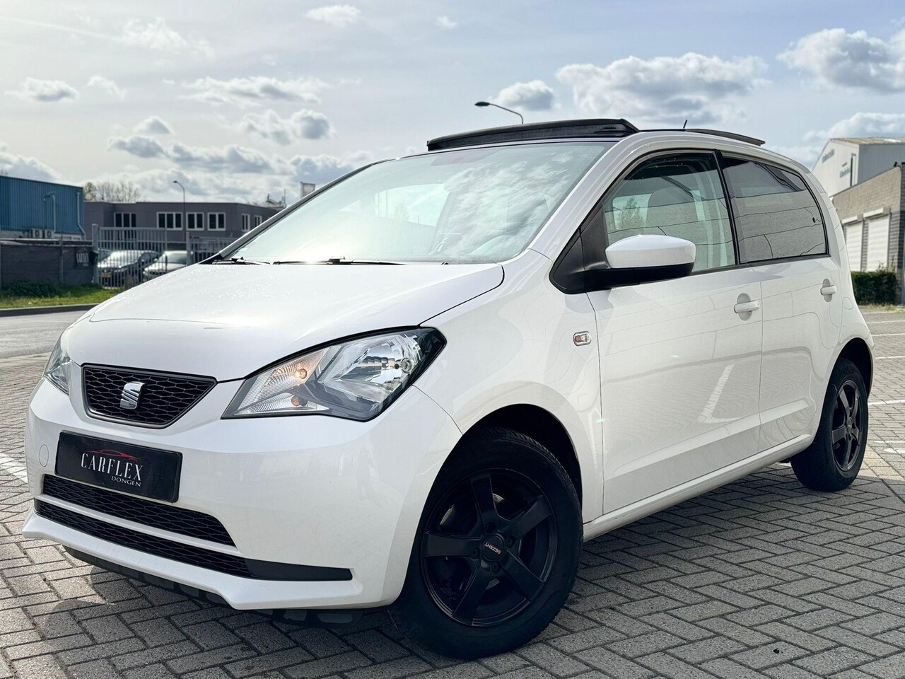 SEAT Mii - 1.0 Style DAK/NAVI/STOELVERW. - AutoWereld.nl