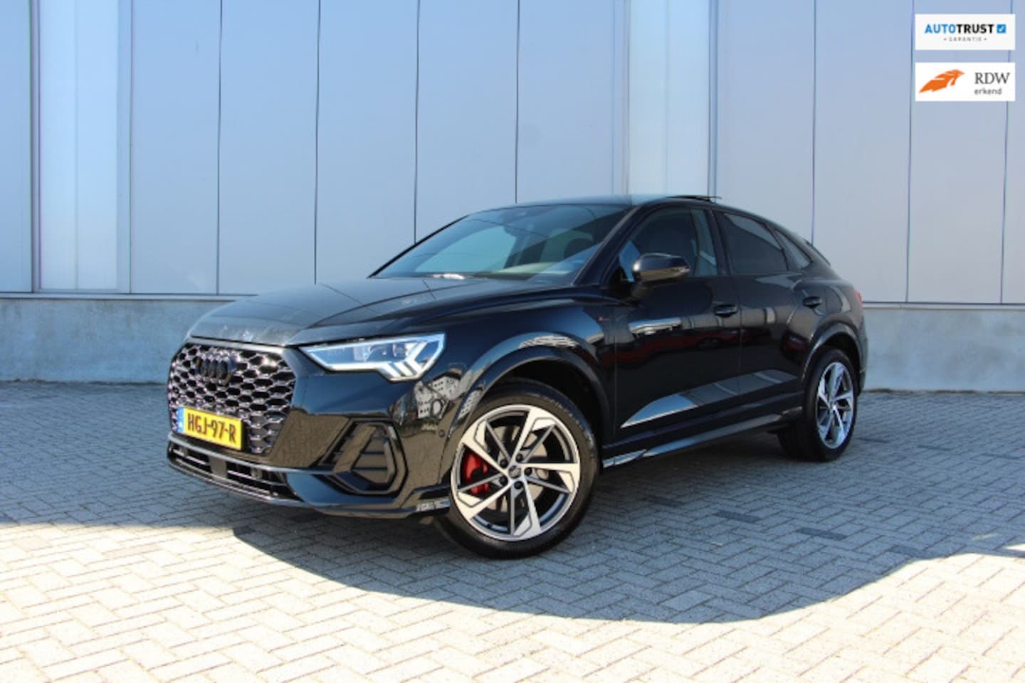 Audi Q3 Sportback - 2.0 45 TFSI Quattro 245PK S-line Sportback Pano - AutoWereld.nl