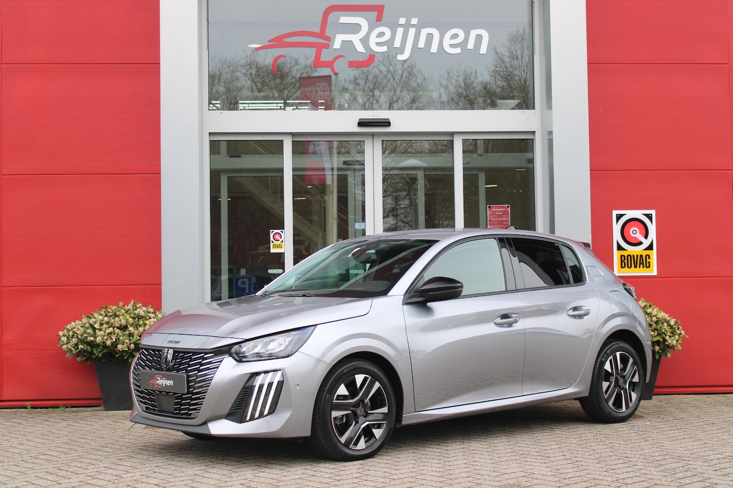 Peugeot 208 - 1.2 100PK ALLURE | CAMERA VOOR + ACHTER | PARKEERSENSOREN VOOR + ACHTER | DRAADLOZE APPLE - AutoWereld.nl
