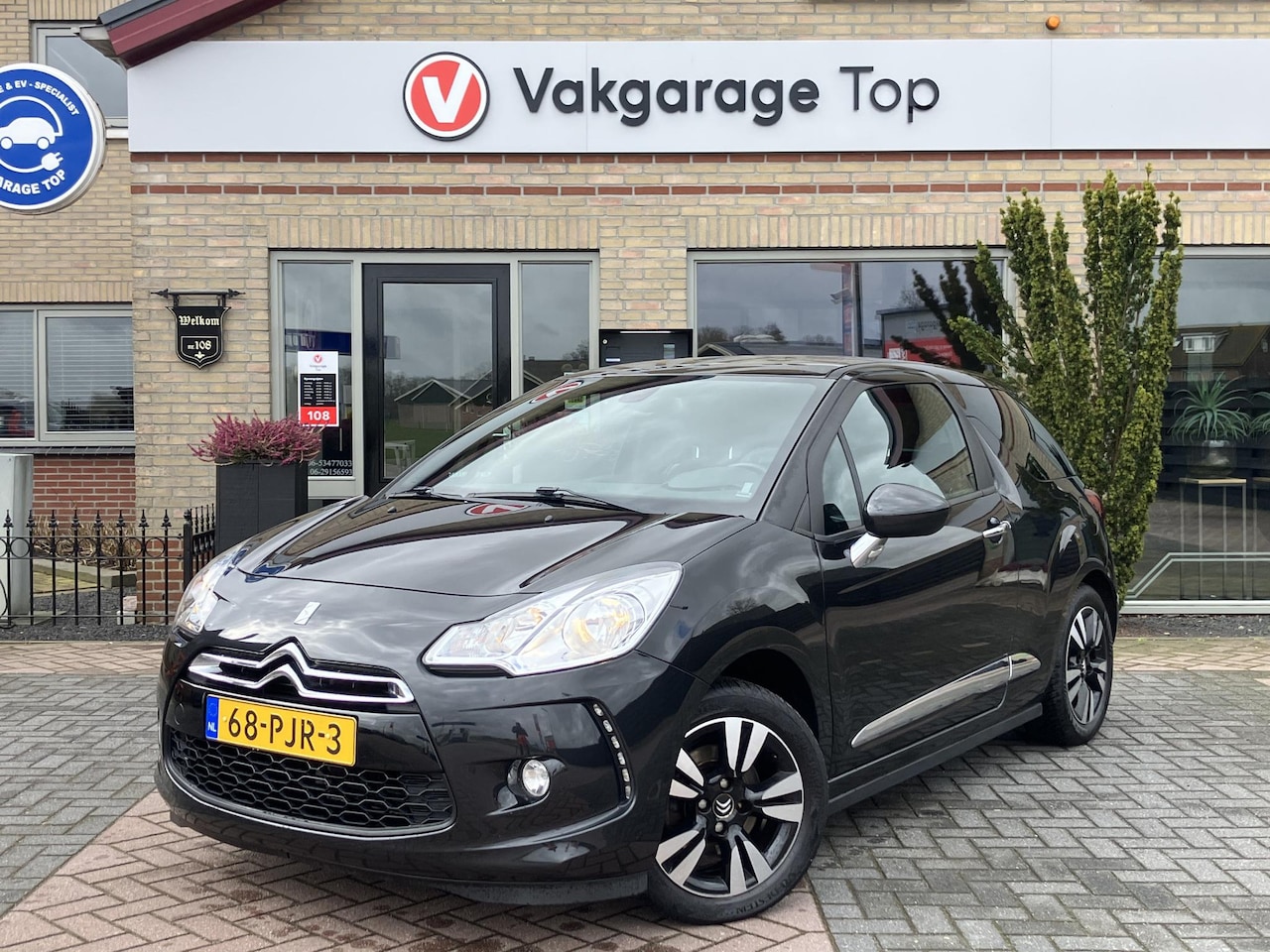 Citroën DS3 - 1.6 So Chic in Black | Cruise | Airco | Handel / Export - AutoWereld.nl