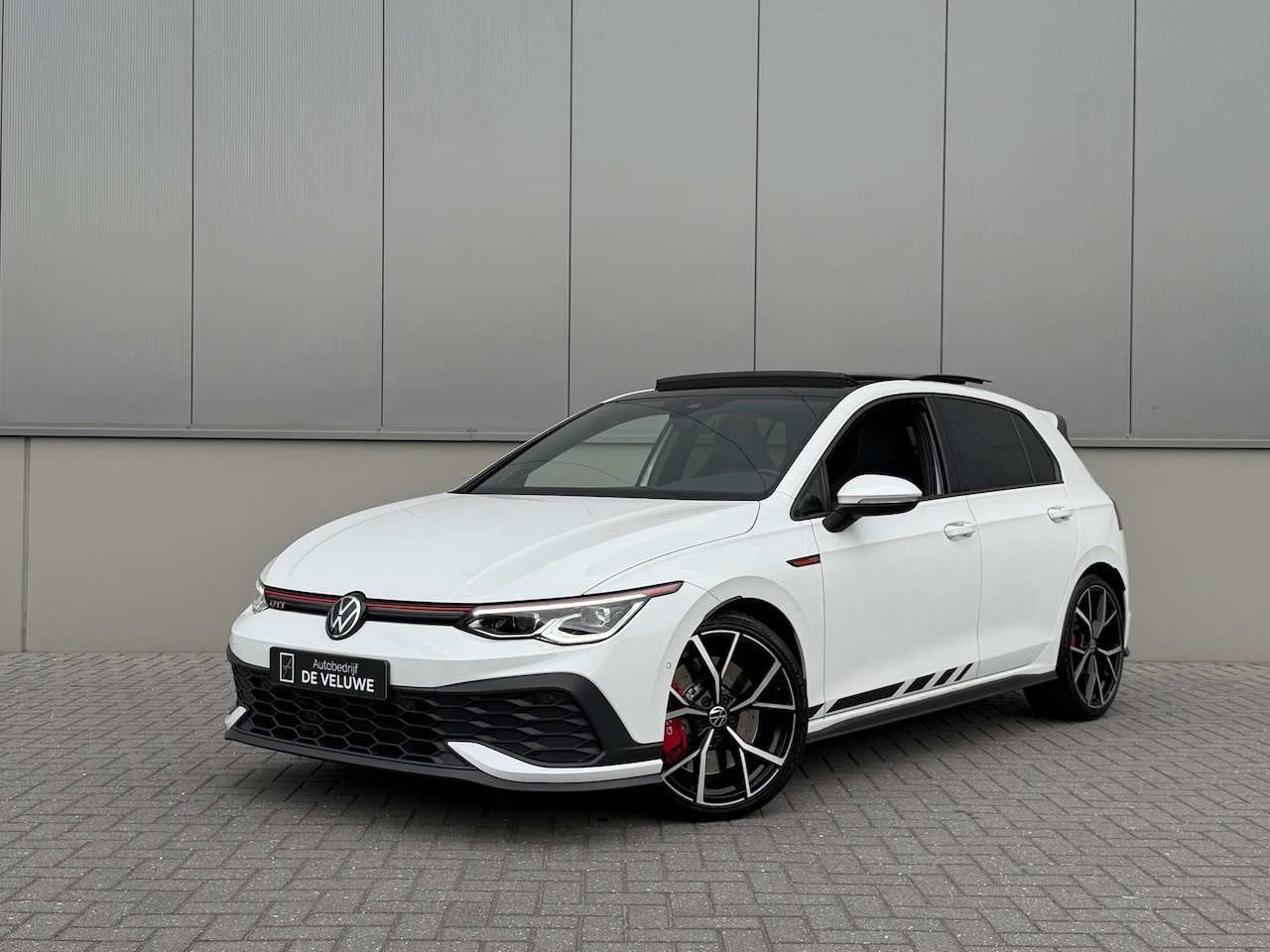 Volkswagen Golf - 2.0 TSI GTI Clubsport Pano H&K IQ-Light 19" Estoril - AutoWereld.nl