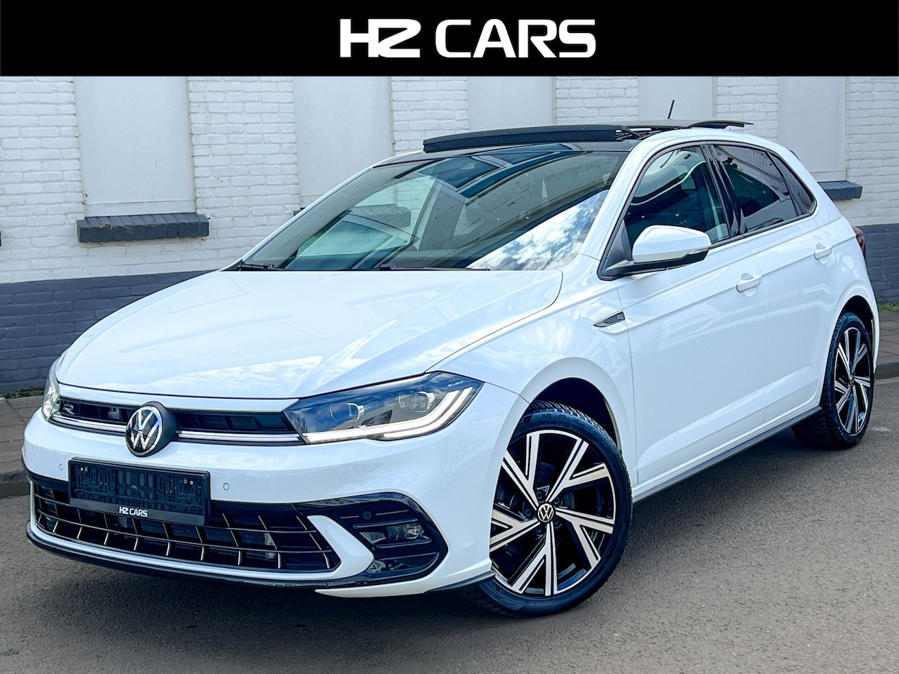 Volkswagen Polo - 1.0 TSI R-Line/Automaat/Pano/IQLight/Camera/Keyless/ACC - AutoWereld.nl