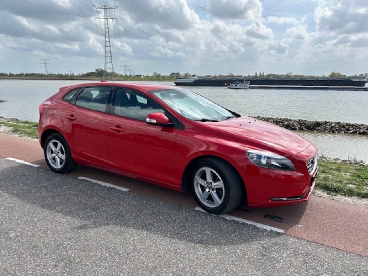 Volvo V40 - 2.0 D2 12-2015 EURO 6 A-LABEL Zwart Leer mooie auto - AutoWereld.nl