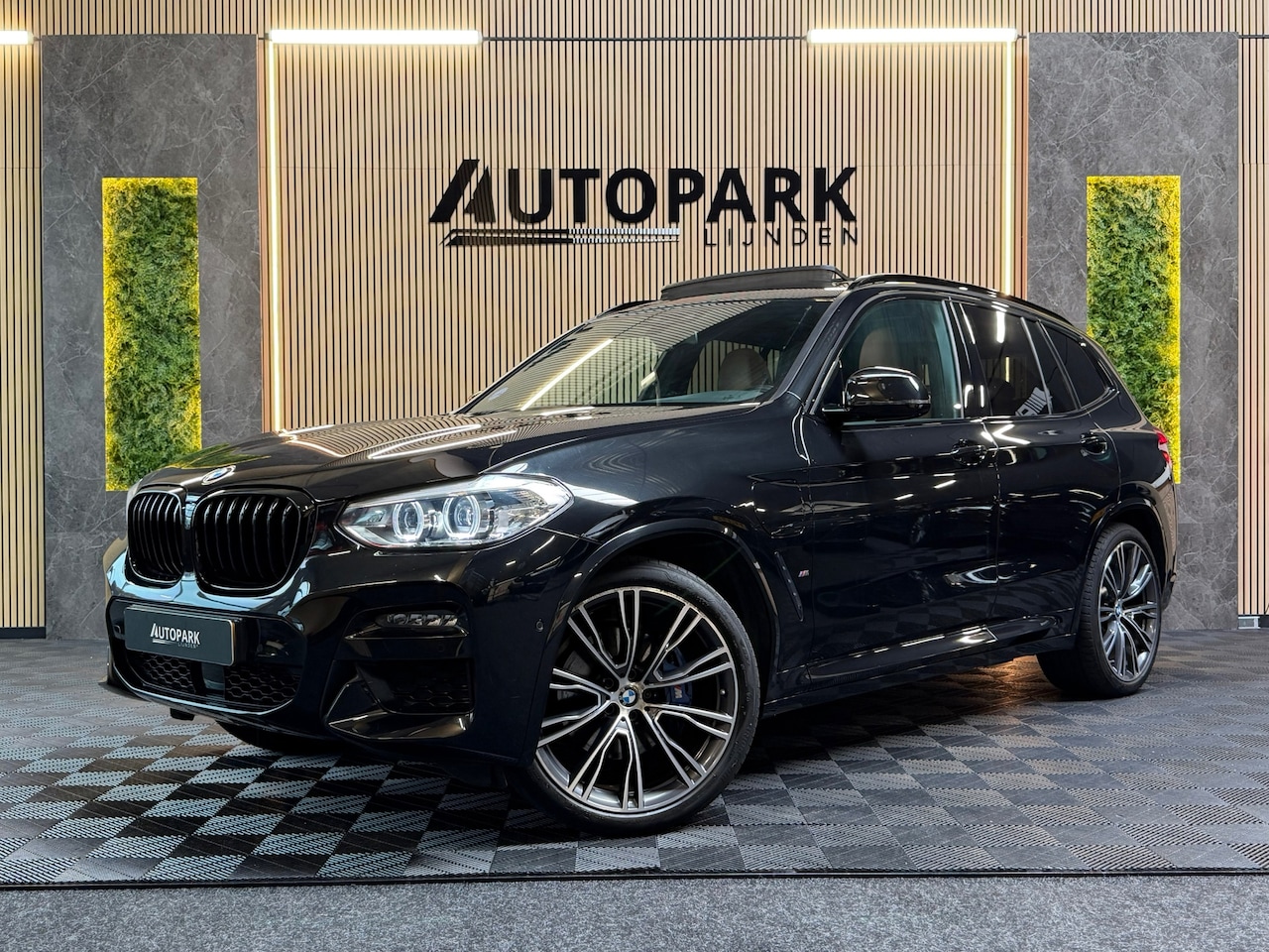 BMW X3 - XDrive30e High Executive M-SPORT|PANO|HuD|LASER|KEYLESS|CARPLAY|SFEERVERLICHTING|LANE ASSI - AutoWereld.nl