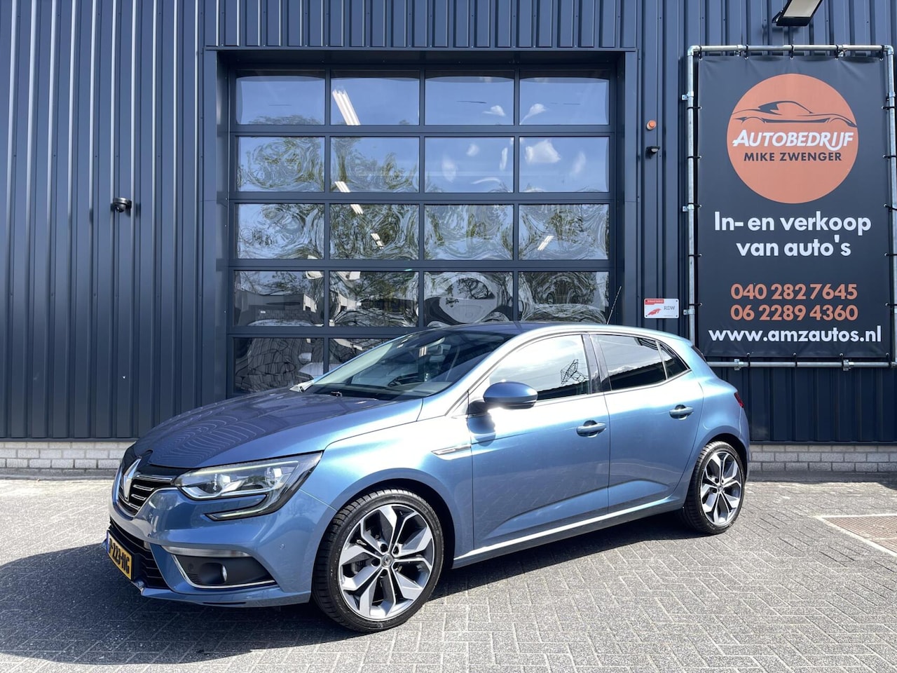 Renault Mégane - 1.2 TCe Intens CAMERA|KEYLESS|SFEERVERLICHTING|LED|TREKHAAK|STOELVERWARMING - AutoWereld.nl