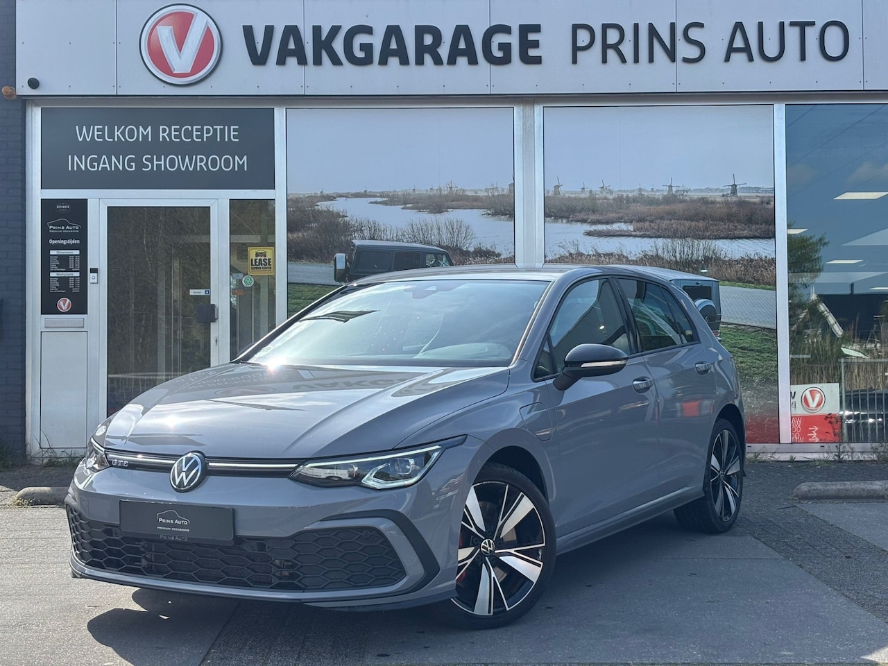 Volkswagen Golf - GTE 1.4 eHybrid |BTW|CAMERA|CARPLAY|ADAPTIVE CRUISE|EXTRA VELGEN/BANDEN| 4919 / 8610 Stock - AutoWereld.nl