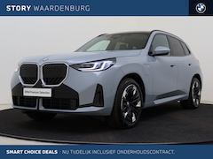 BMW X3 - 30e xDrive M Sport Automaat / Panoramadak / Trekhaak / Sportstoelen / Adaptieve LED / Park