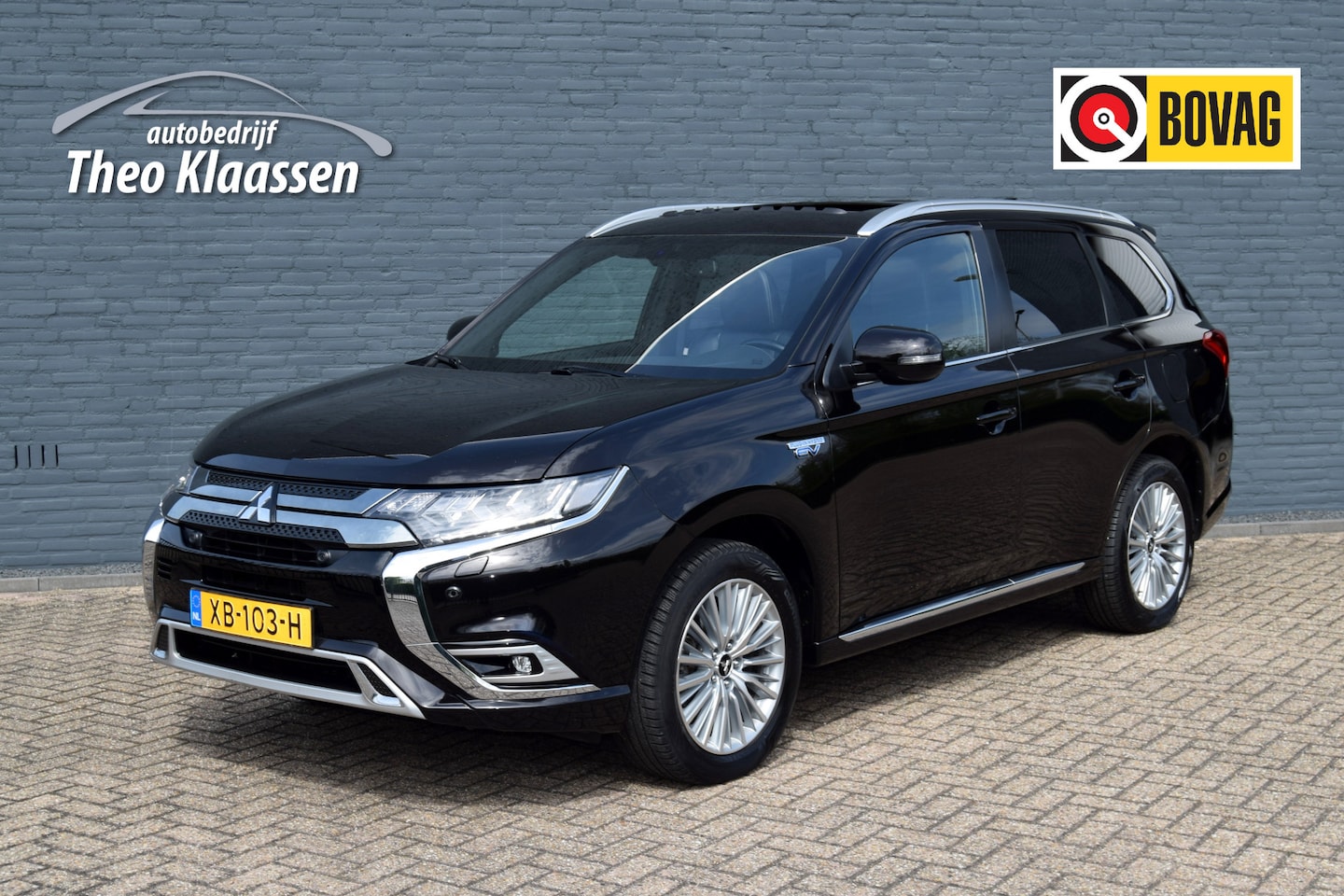Mitsubishi Outlander - 2.4 PHEV Intense+ Afneembare trekhaak, Schuifdak, Apple carplay - AutoWereld.nl